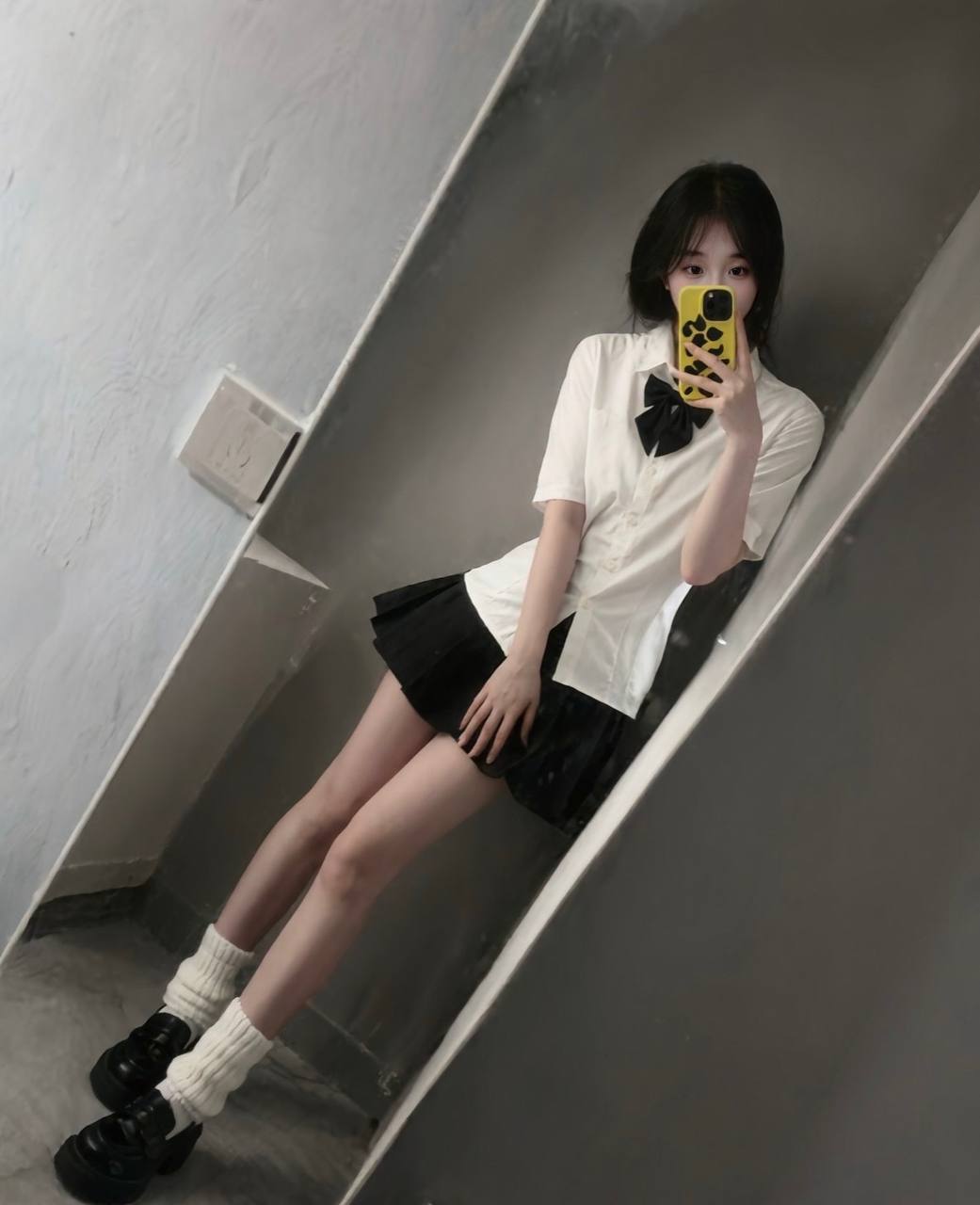 温柔、丝袜制服、配合度高（广东省、深圳市）资料图片第 4 张