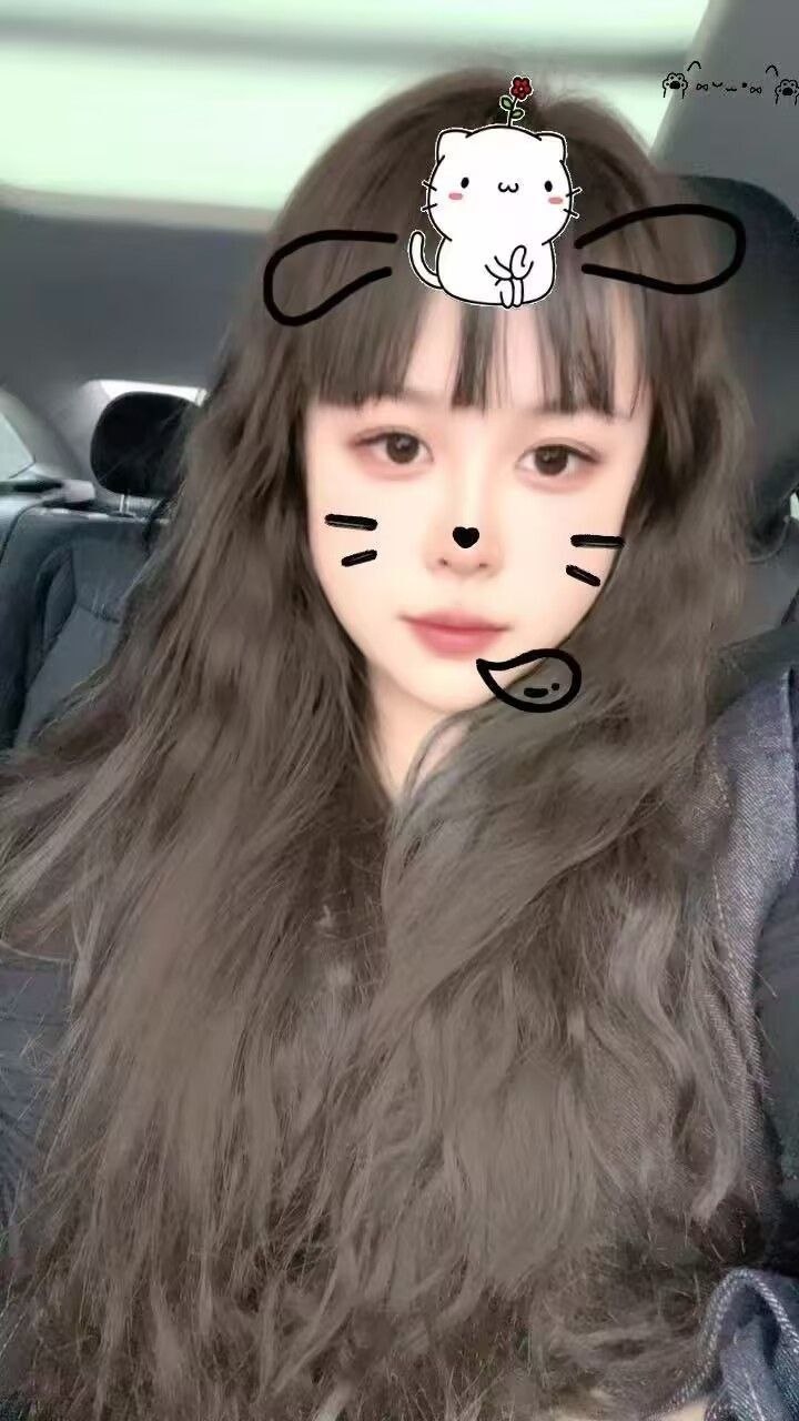 开朗、乖巧、配合