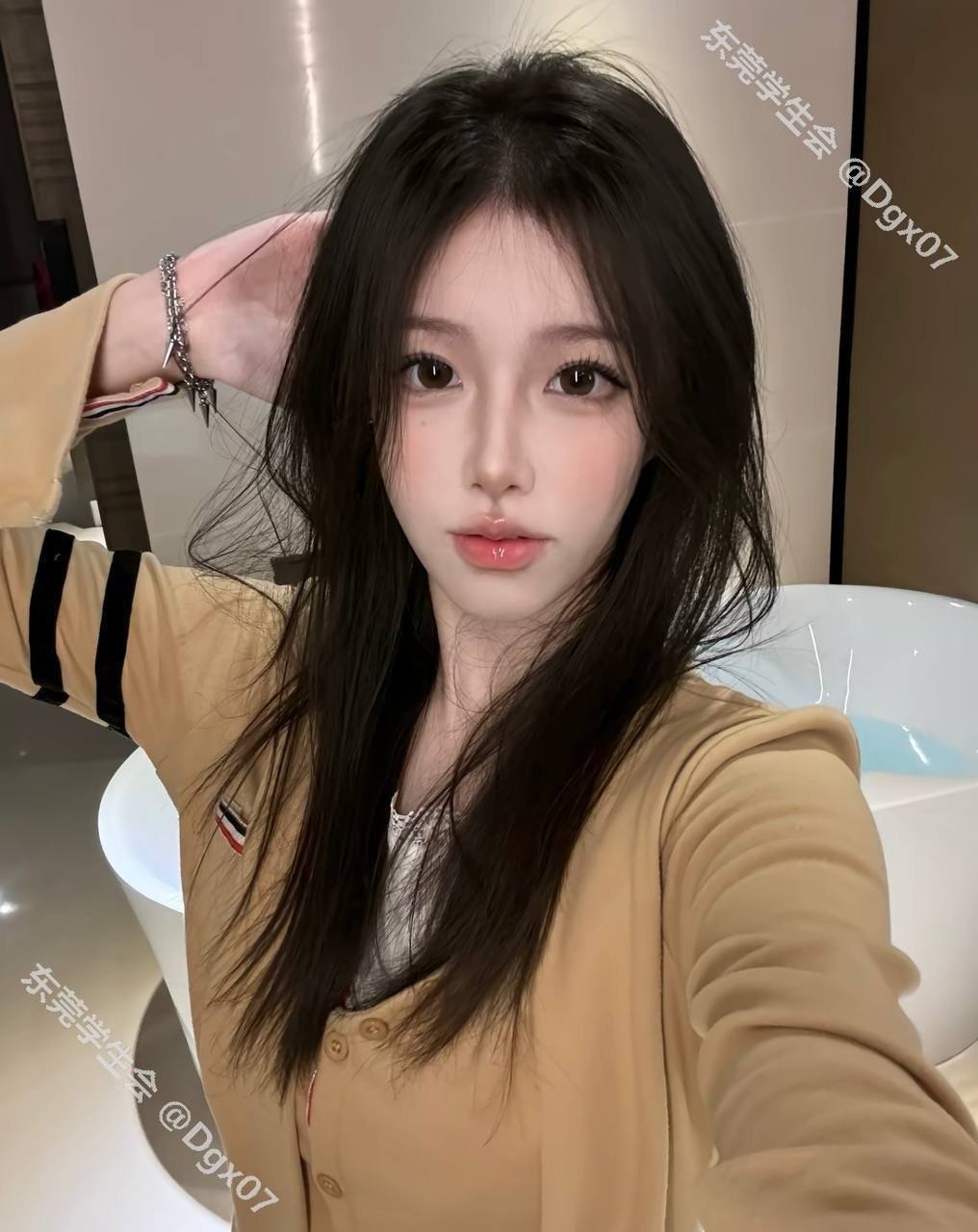 清纯、温柔、身材好、制服诱惑