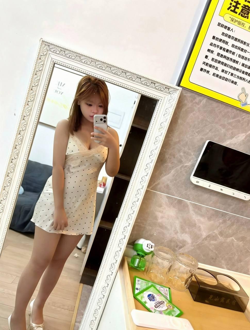 嫩妹、巨乳、坦克、舌吻（四川省、成都市）资料图片第 3 张