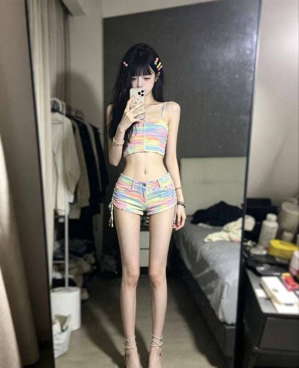 白虎嫩妹、大长腿、丝袜制服（佛山市、广东省）资料图片第 4 张