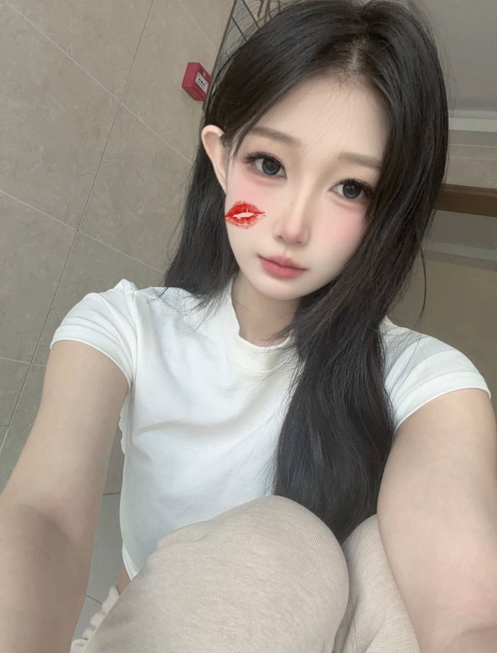 少女感、大长腿、白皮肤、丝袜