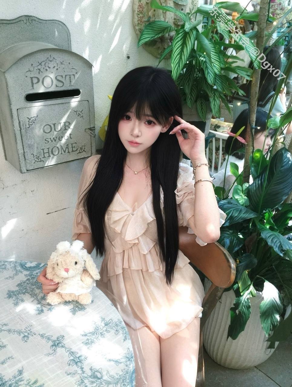 69、黑丝、少女感