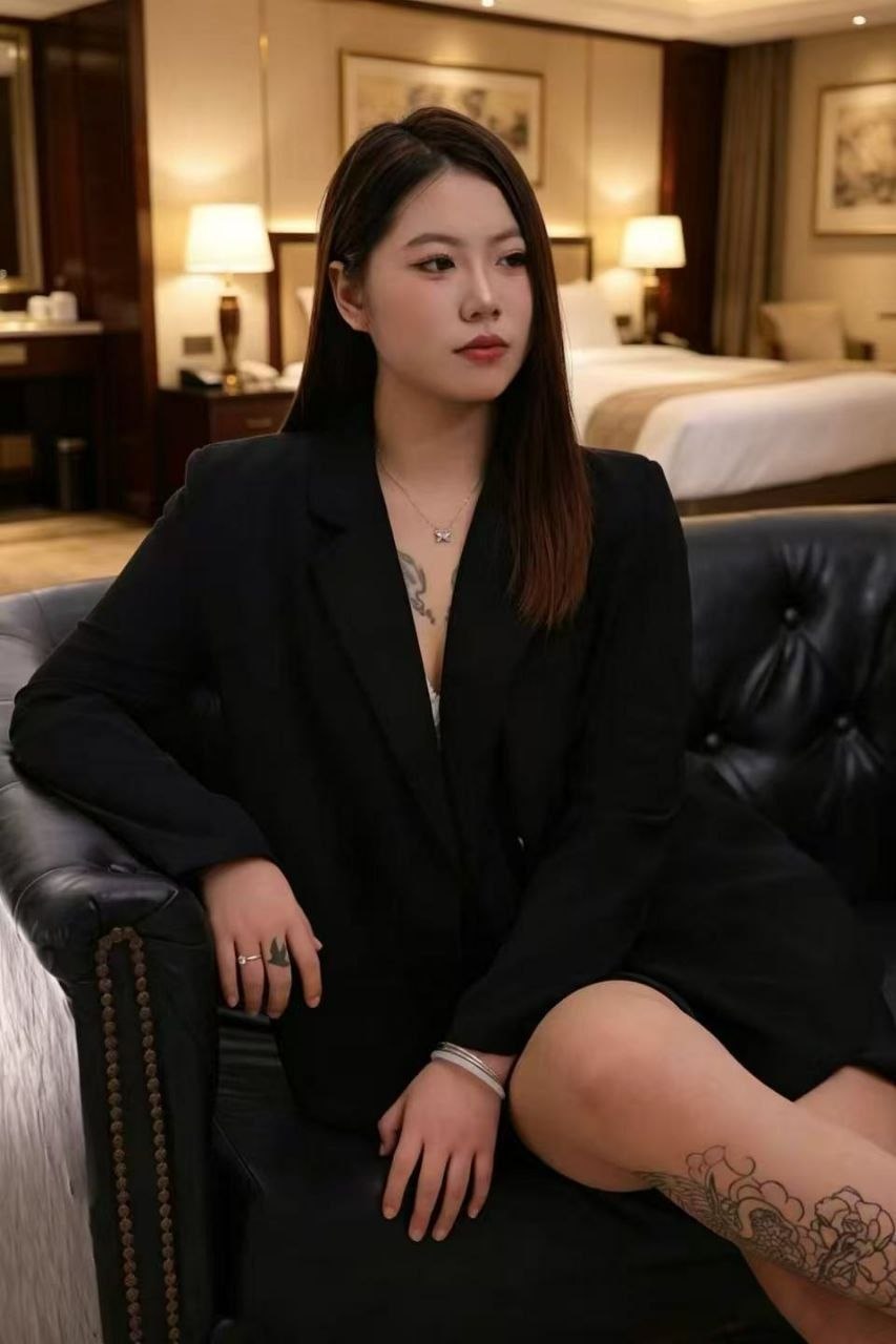 御姐、丰满、大长腿、清纯