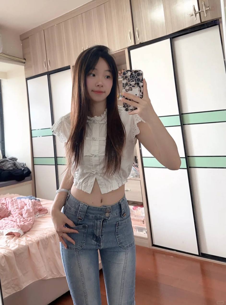 清纯可爱、皮肤白嫩、水多可喷、制服丝袜（广东省、深圳市）资料图片第 5 张