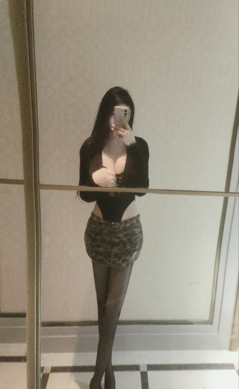 身材高挑、热情主动、服务多样、丝控优选（上海市、上海市）资料图片第 2 张