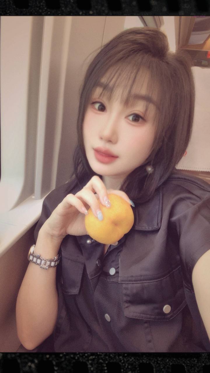 娇小、服务系、丝袜诱惑、制服诱惑