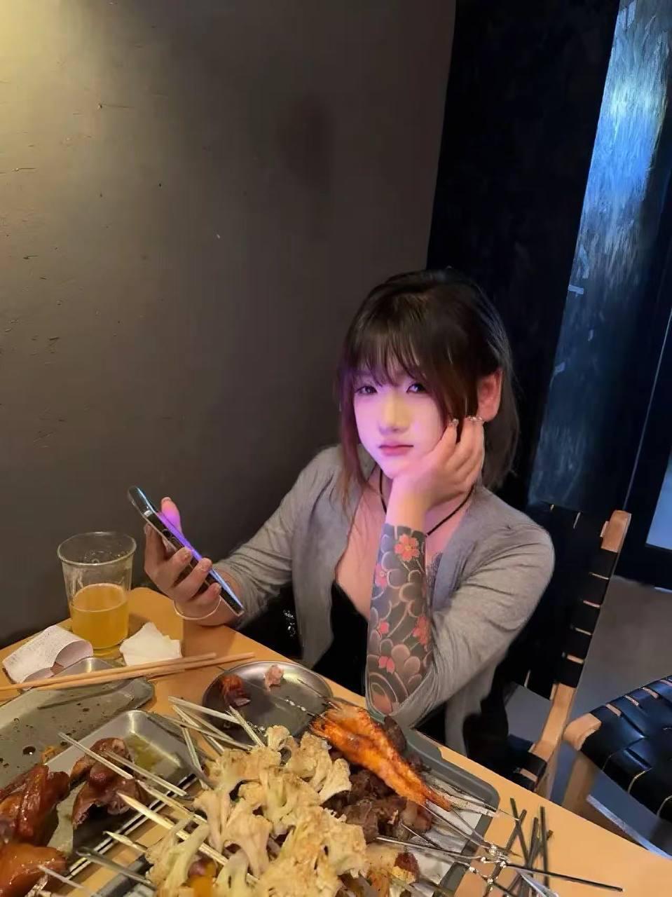 少女感、耐看、排骨精、感觉车（四川省、成都市）资料图片第 7 张