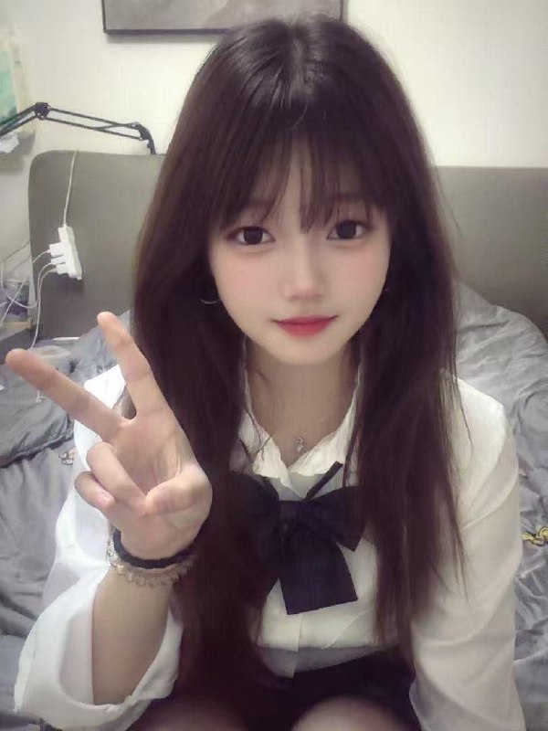 少女感、大长腿、蛇蛇精、态度好