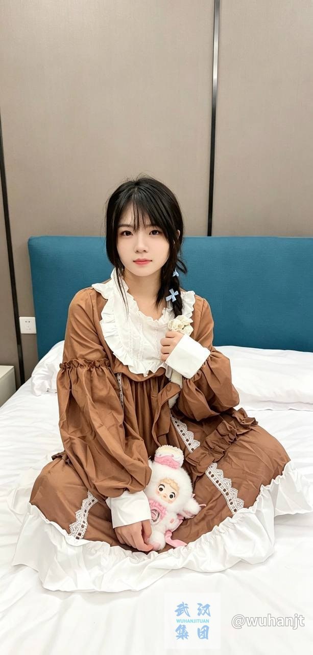 十八岁、少女感、大长腿、水超多（武汉市、湖北省）资料图片第 3 张