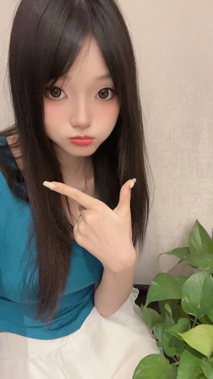 丝袜制服、调情、蛇纹（东莞市、广东省）资料图片第 1 张