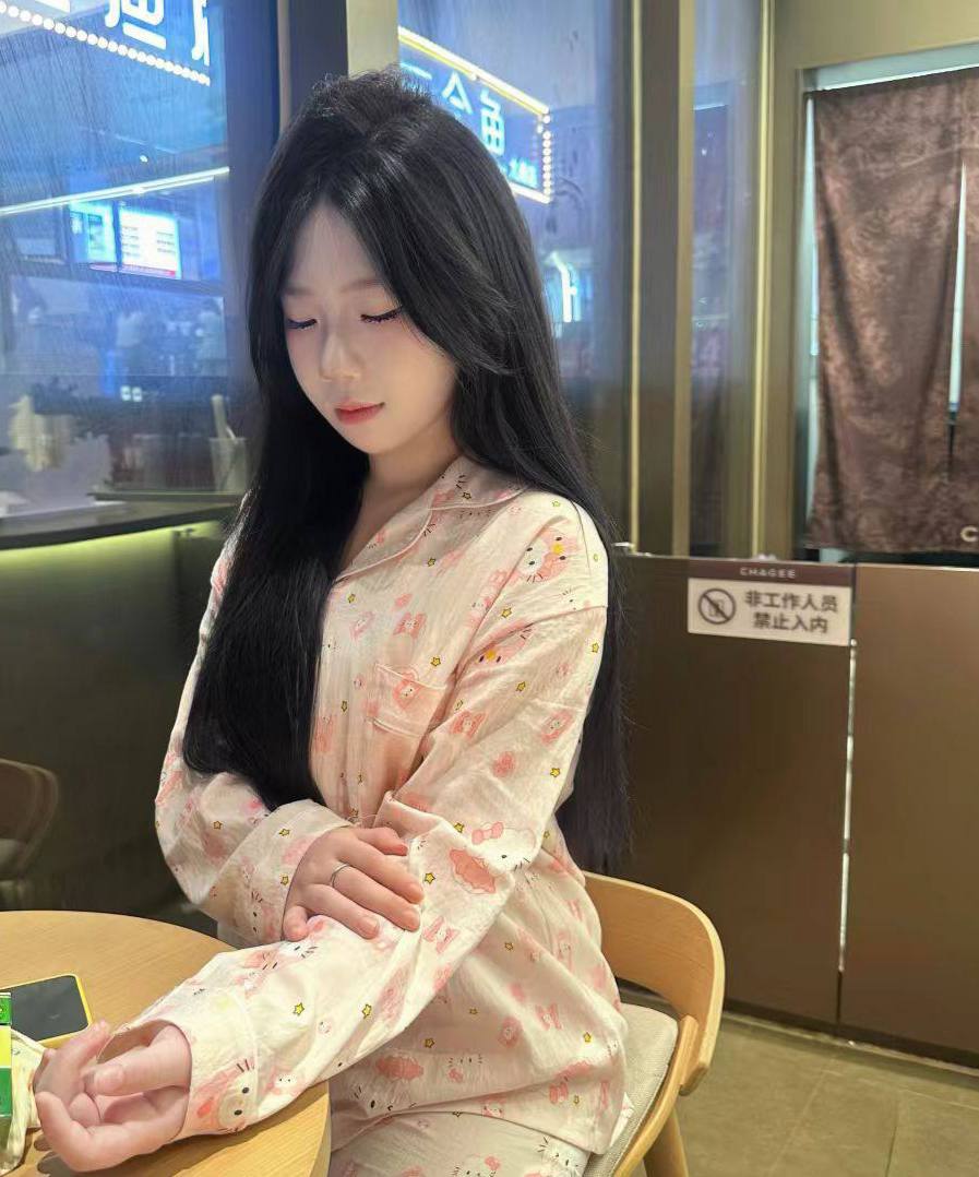 活泼可爱、温柔体贴、清纯、甜美