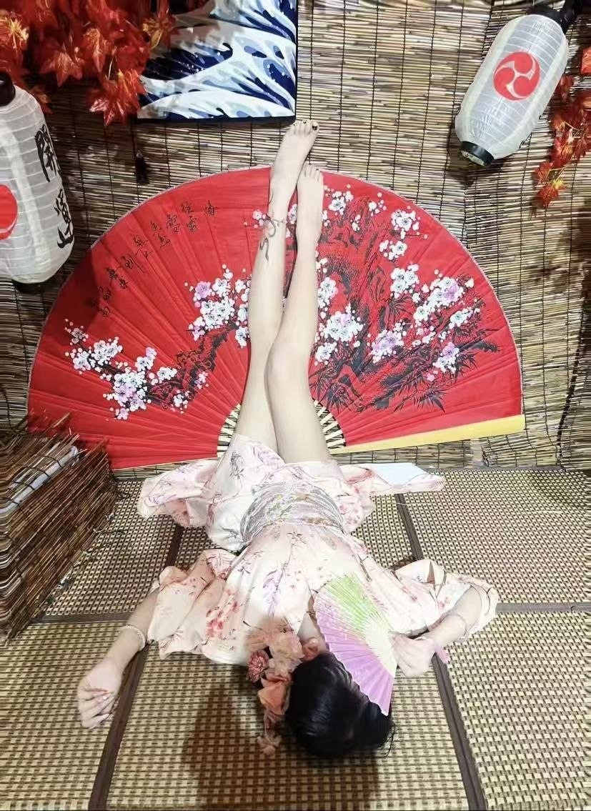大长腿、少女感、刚下海