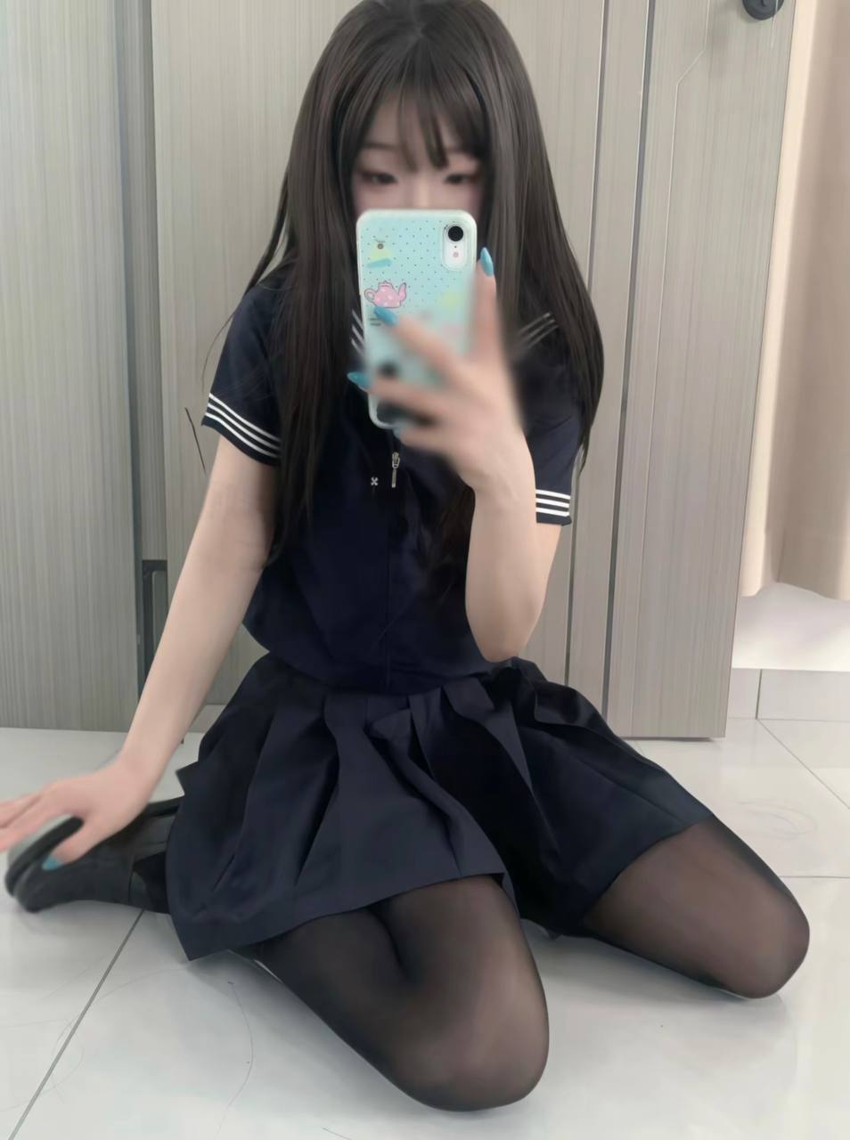 少女、排骨精、态度车（四川省、成都市）资料图片第 1 张